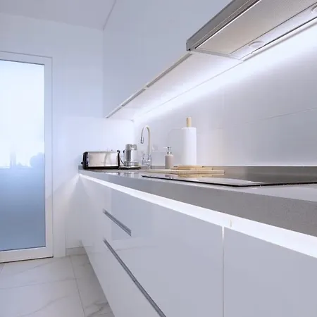 Contemporary 8 Min To Puerto Banus Apartment *