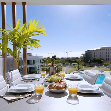Contemporary 8 Min To Puerto Banus Estepona