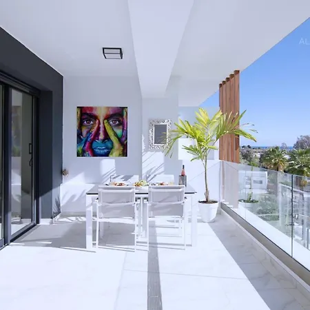 Apartment Contemporary 8 Min To Puerto Banus *