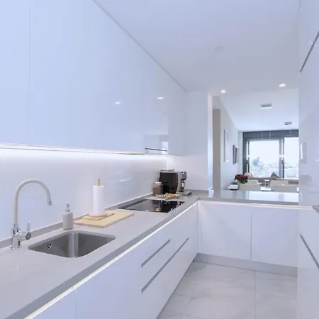 Contemporary 8 Min To Puerto Banus * Estepona