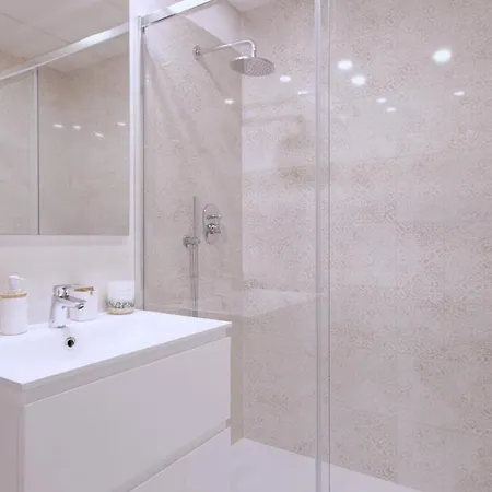 Contemporary 8 Min To Puerto Banus Appartement *