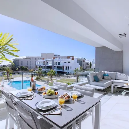 Contemporary 8 Min To Puerto Banus Appartement *