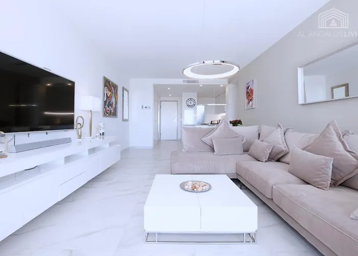 Contemporary 8 Min To Puerto Banus Estepona