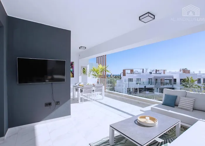 Contemporary 8 Min To Puerto Banus Estepona