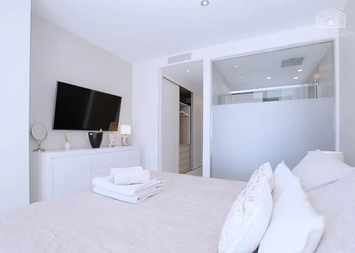 Contemporary 8 Min To Puerto Banus Apartment Estepona