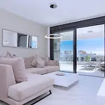 Contemporary 8 Min To Puerto Banus Διαμέρισμα Εστεπόνα