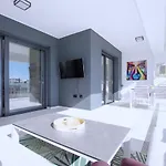 Contemporary 8 Min To Puerto Banus *