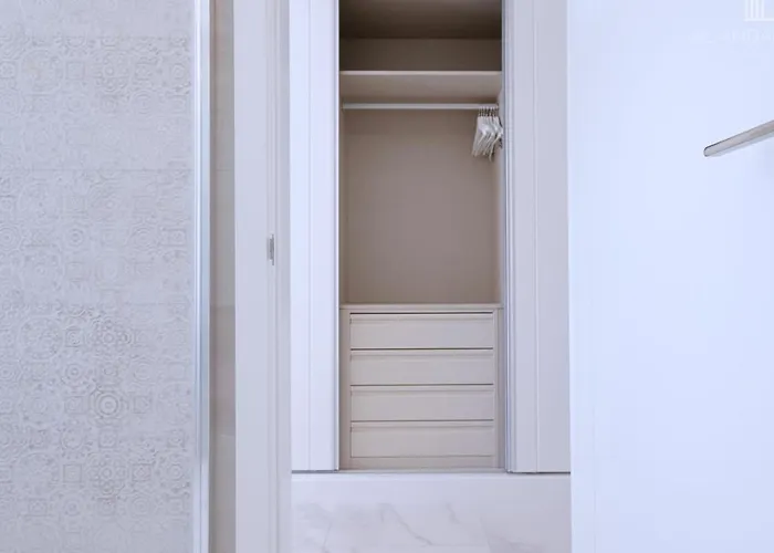 Contemporary 8 Min To Puerto Banus Apartamento Estepona