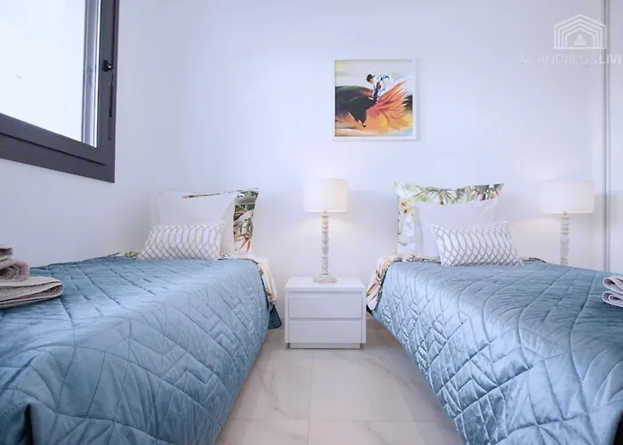 Contemporary 8 Min To Puerto Banus Estepona